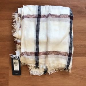 Tommy Hilfiger Scarf. One Size NWT